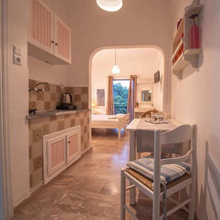 Stella Studios Poros Town Esterno foto