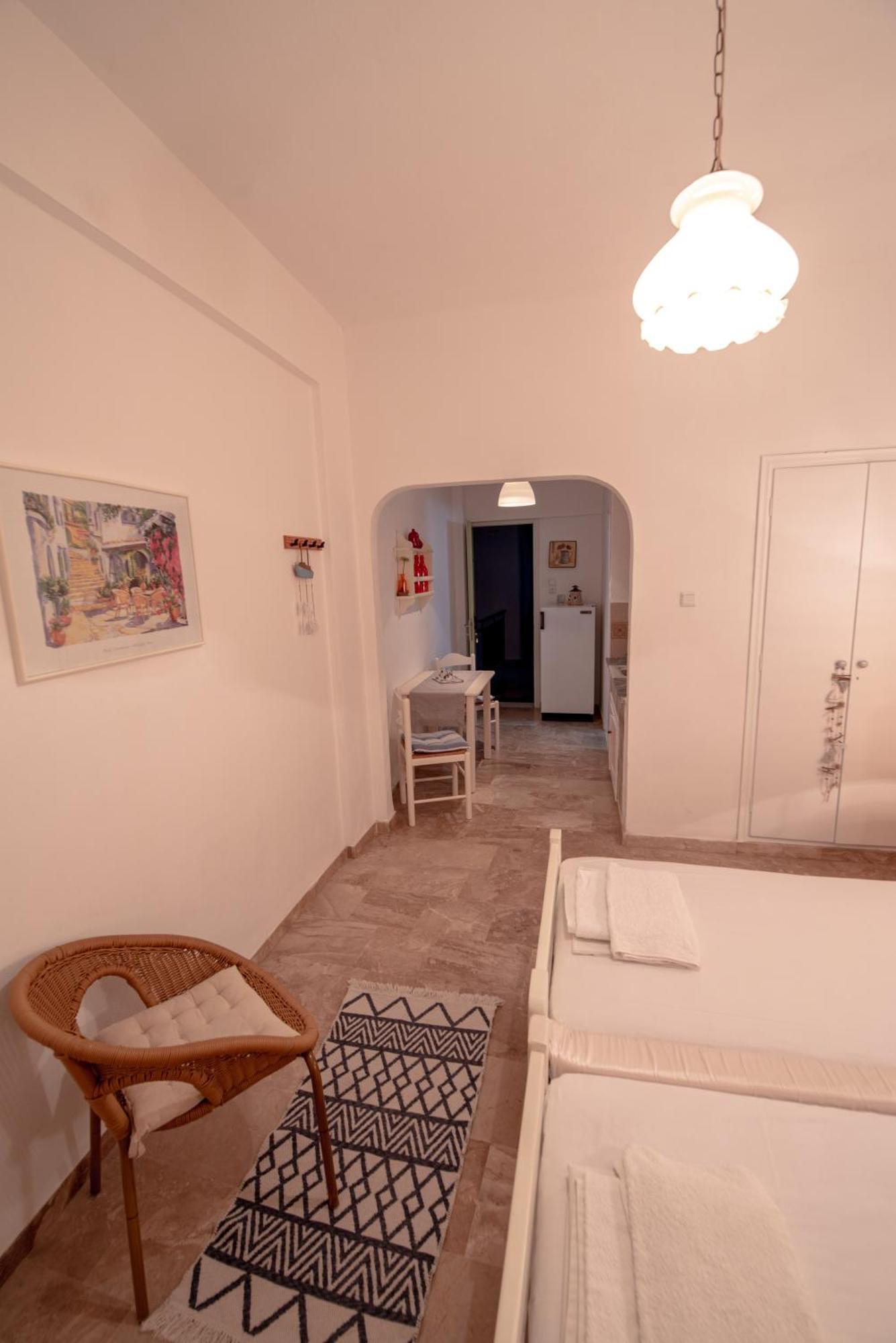 Stella Studios Poros Town Esterno foto