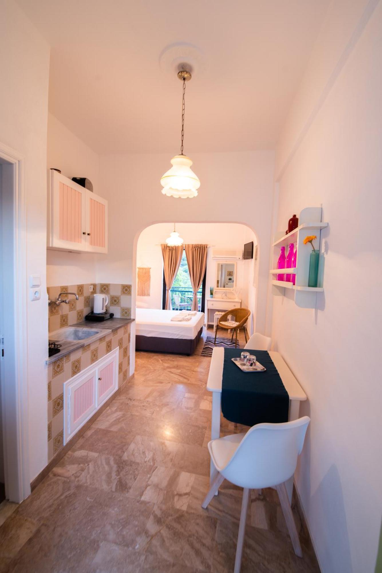 Stella Studios Poros Town Esterno foto