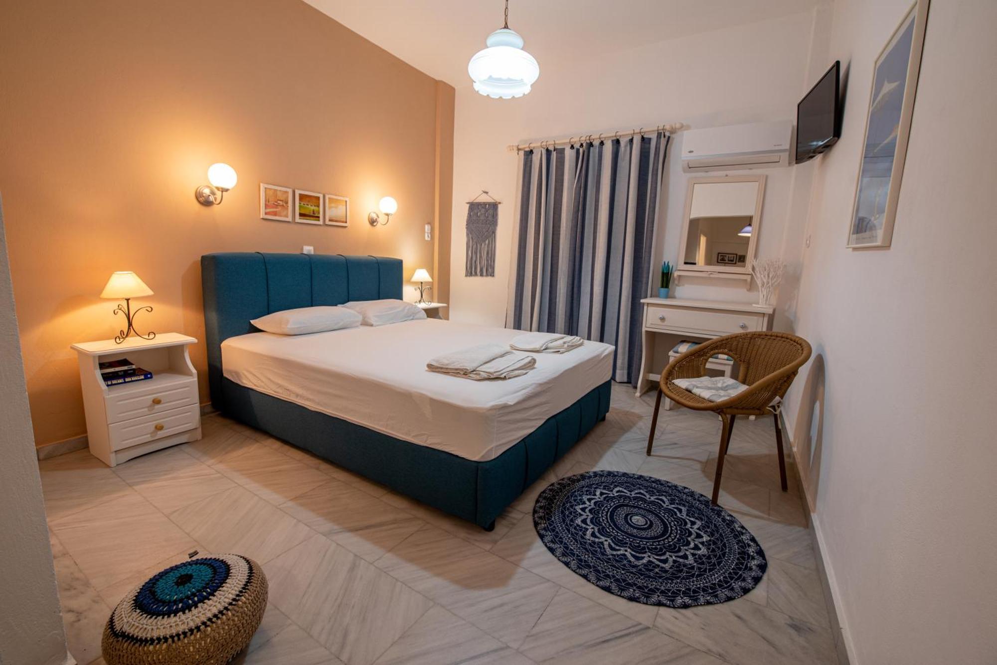 Stella Studios Poros Town Esterno foto