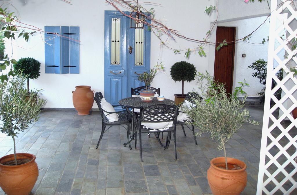 Stella Studios Poros Town Esterno foto