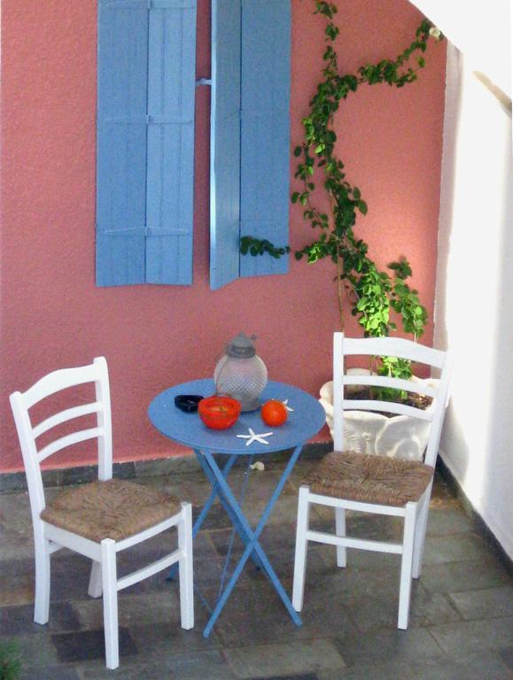 Stella Studios Poros Town Esterno foto